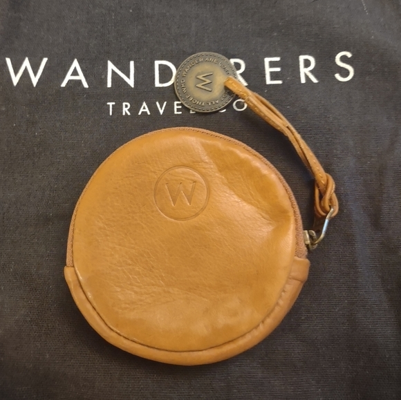 NWT Wanderers Travel Co. Soft Brown Leather Change Wallet - Picture 2 of 3
